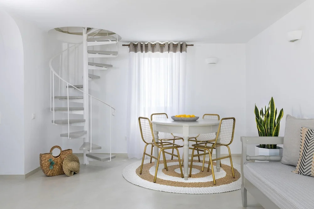 The 360° Caldera view house by Caldera Houses