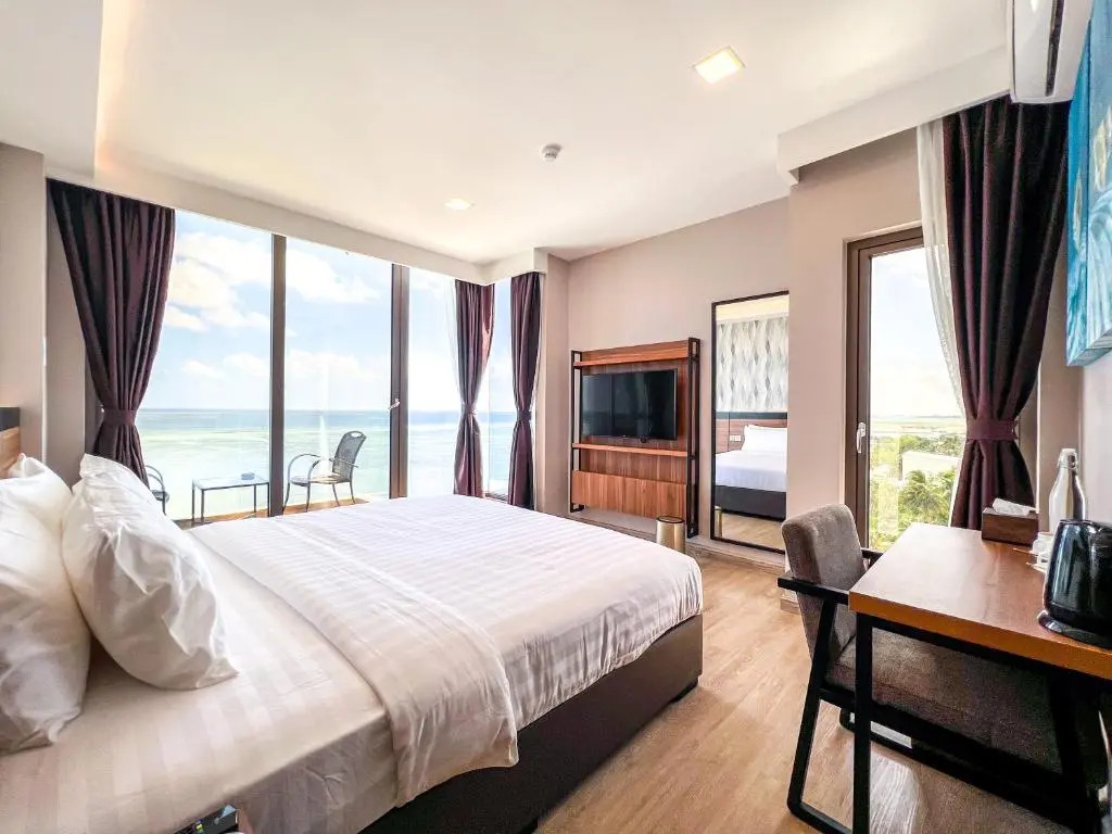 Отель Triton Prestige Seaview and Spa