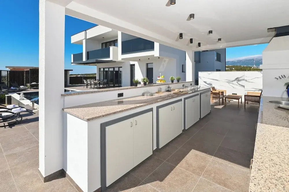 Villa Luna- Private Heated Pool