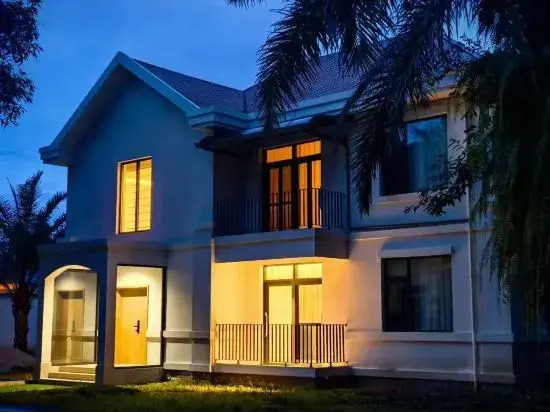 Ruili Yurui Hot Spring Garden Resort Hotel
