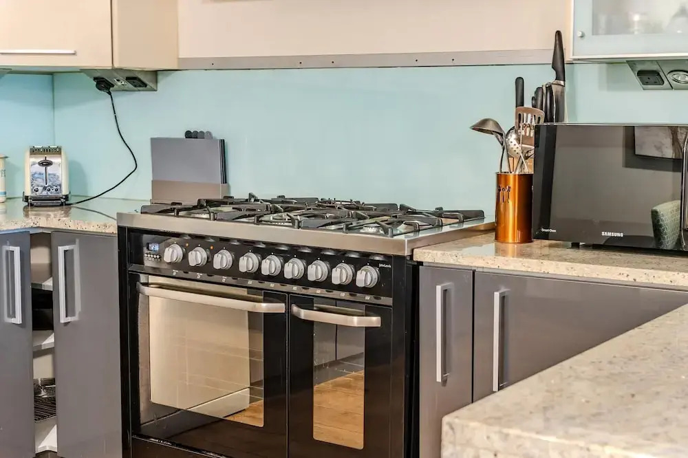 Beautiful Three Bedroom House in West London