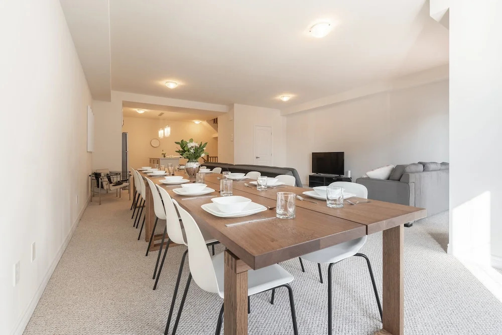 Extravagant Brand New Town House