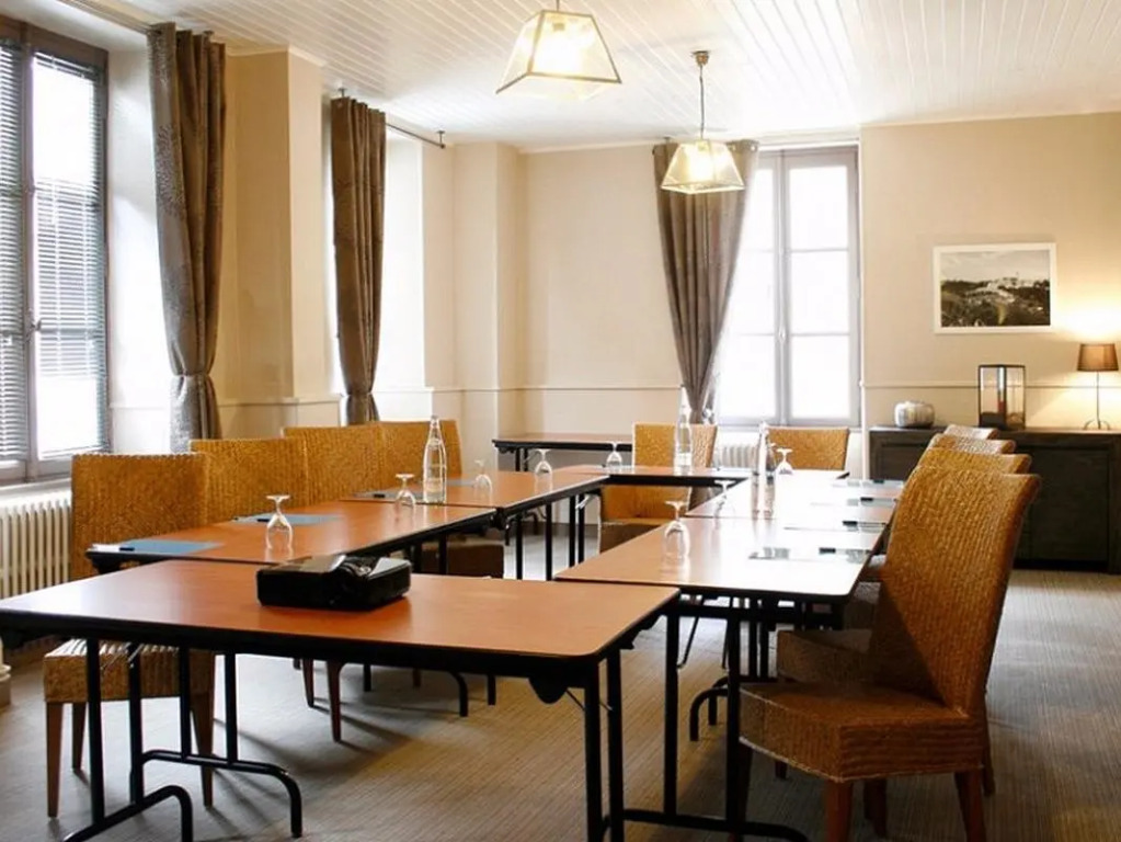 Logis Hostellerie de lAbbaye
