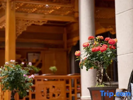 Yichuan Fengjing Homestay