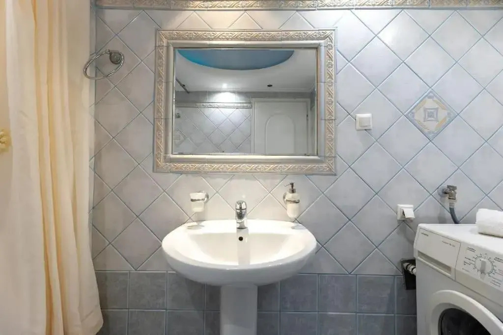 Peristeri 2 BD flat next to metro Agios Antonios