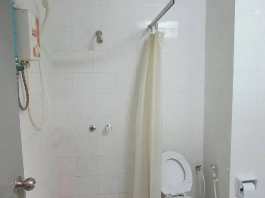 Royal Jommanee Hotel