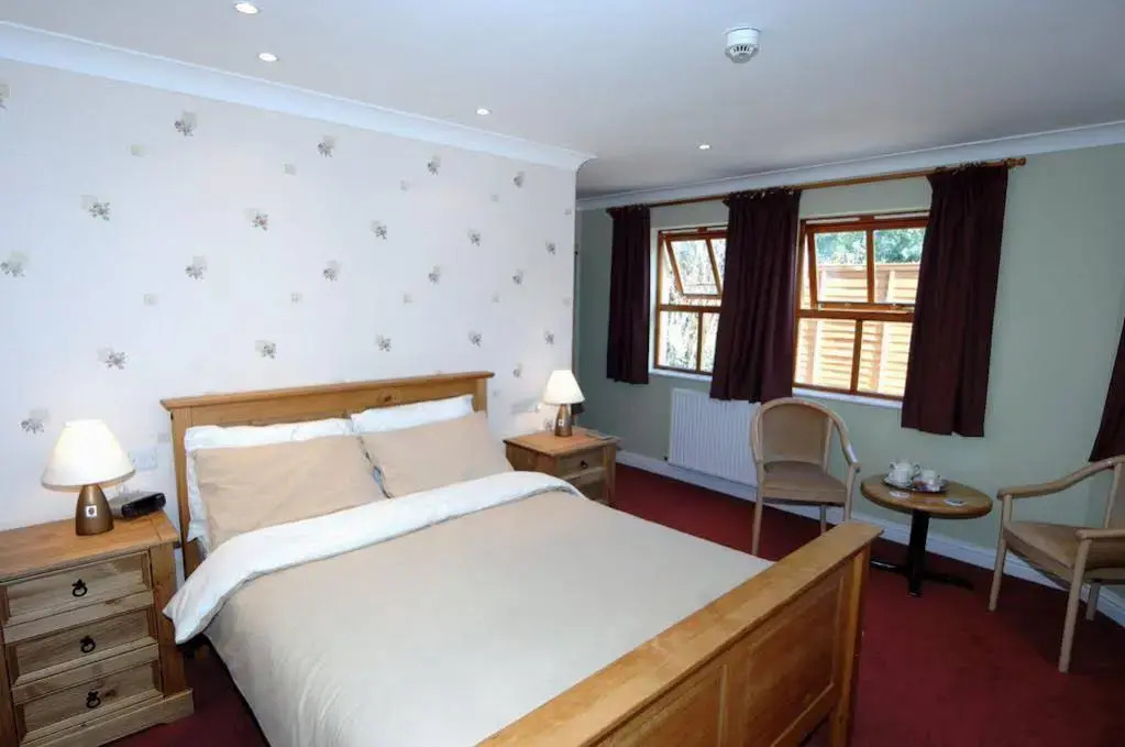 New Overlander Inn