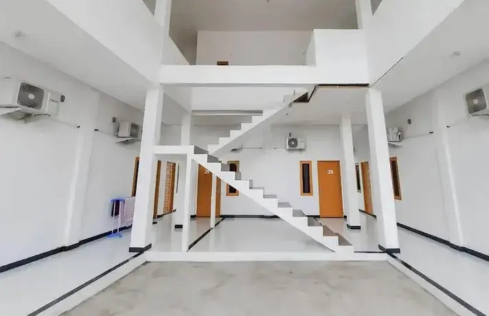 OYO 93306 Homestay Permana Supadio Airport