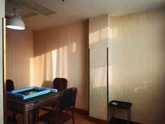 Junfeng Elegant Hotel (Shenqiu North Railway Station)