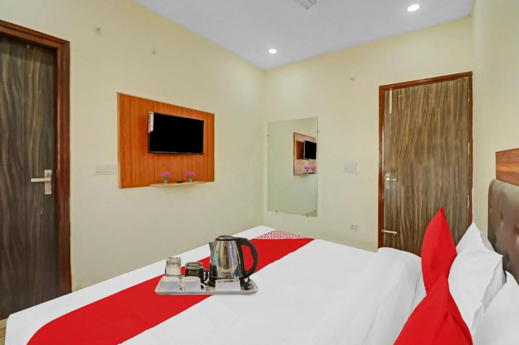 OYO 87988 Hotel Happy Moments