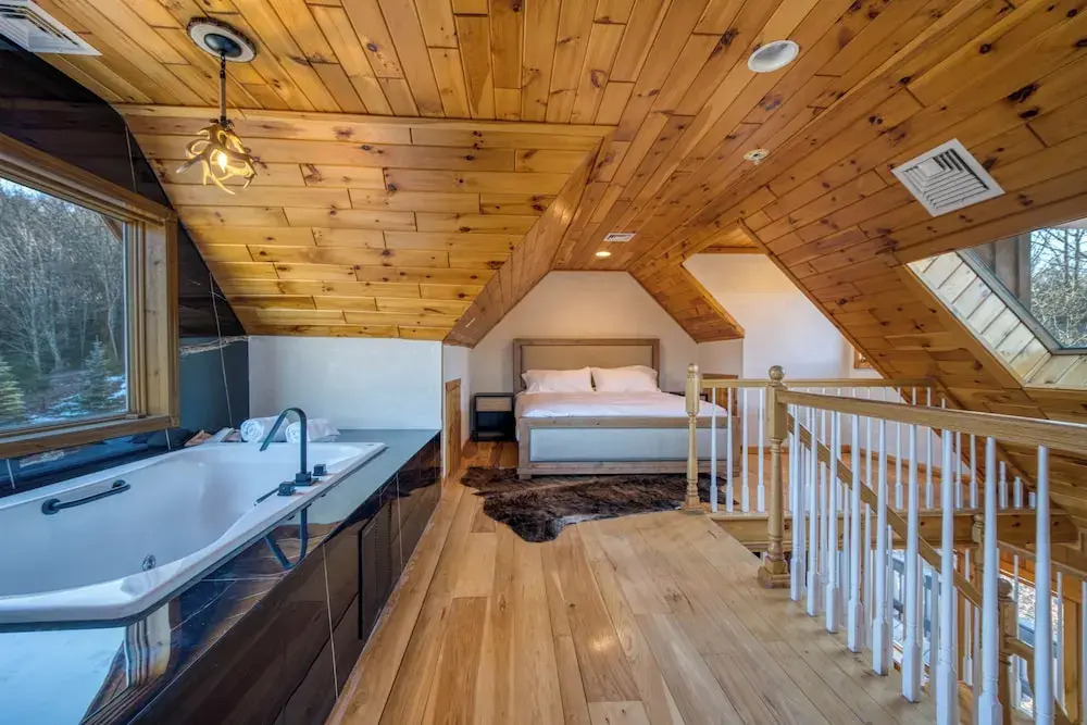 The Haüs Windham - Spacious Suites, Hot Tub, Mountain Views