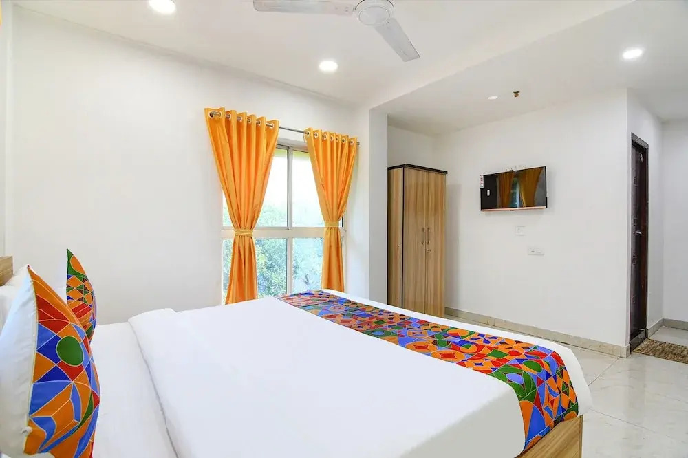 FabHotel Grand Hazra Inn - Nr Ballygunge Station