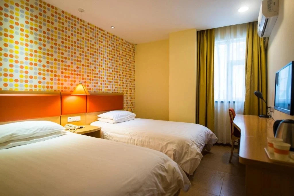 Home Inn Chengdu Century City New Exhibition Center