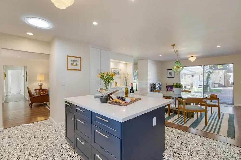 Hummingbird Haven by Avantstay Dog-friendly Near the Beach Huge Yard Hot Tub