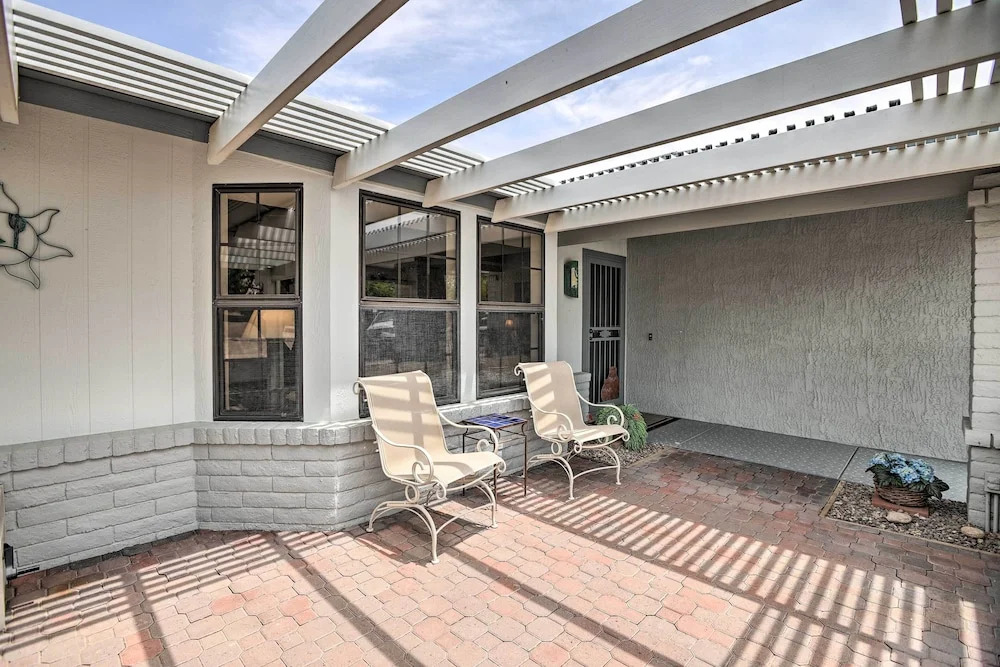 1 Mi to Golf! Family-friendly Sun City West Home
