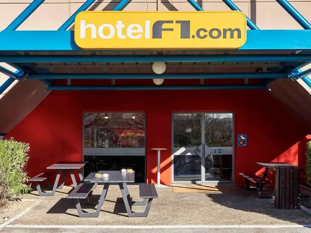 hotelF1 Lille Metropole