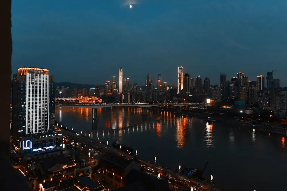Qing Apartment Spring Heartbeat