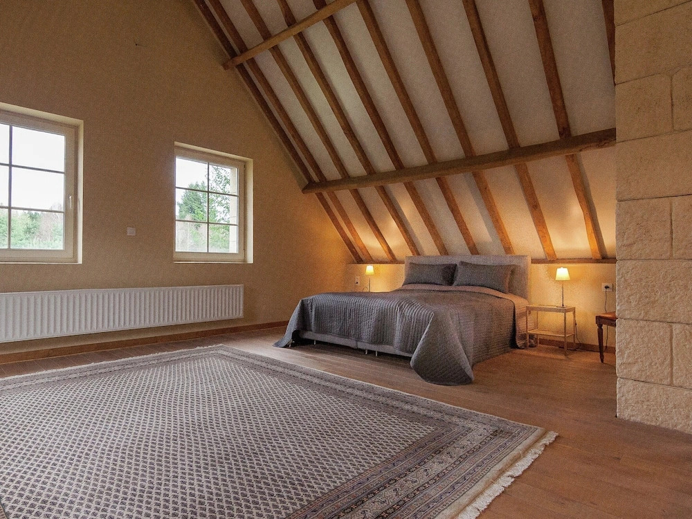 Beautifully Located Country House With Heated Pool
