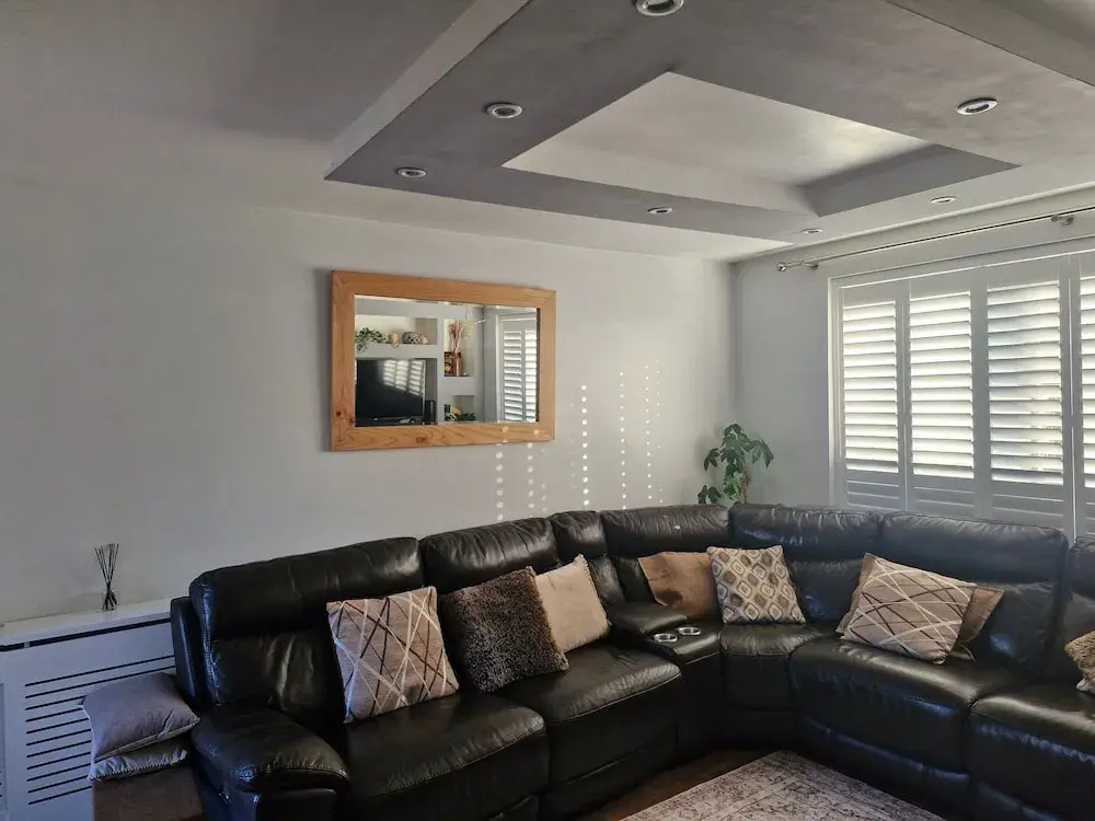 Beautiful Wythenshawe Home Near Airport With Garden & Parking Sleeps 5