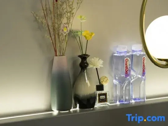 Jincheng·Life Boutique Design Stay (Jingdezhen People Square Tao Yang Alley Scenic Area)