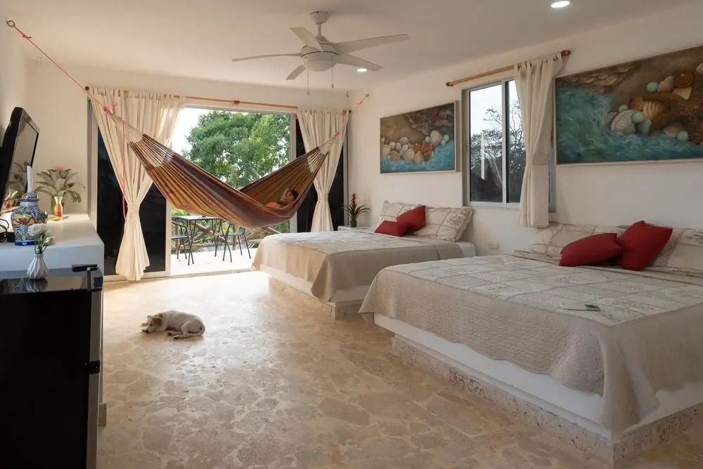 Relaxing Tropical Island Chalet w Private Pool and Beach in Bar