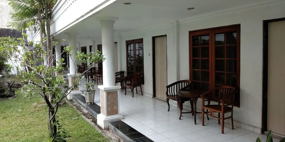 Hotel Sanashtri
