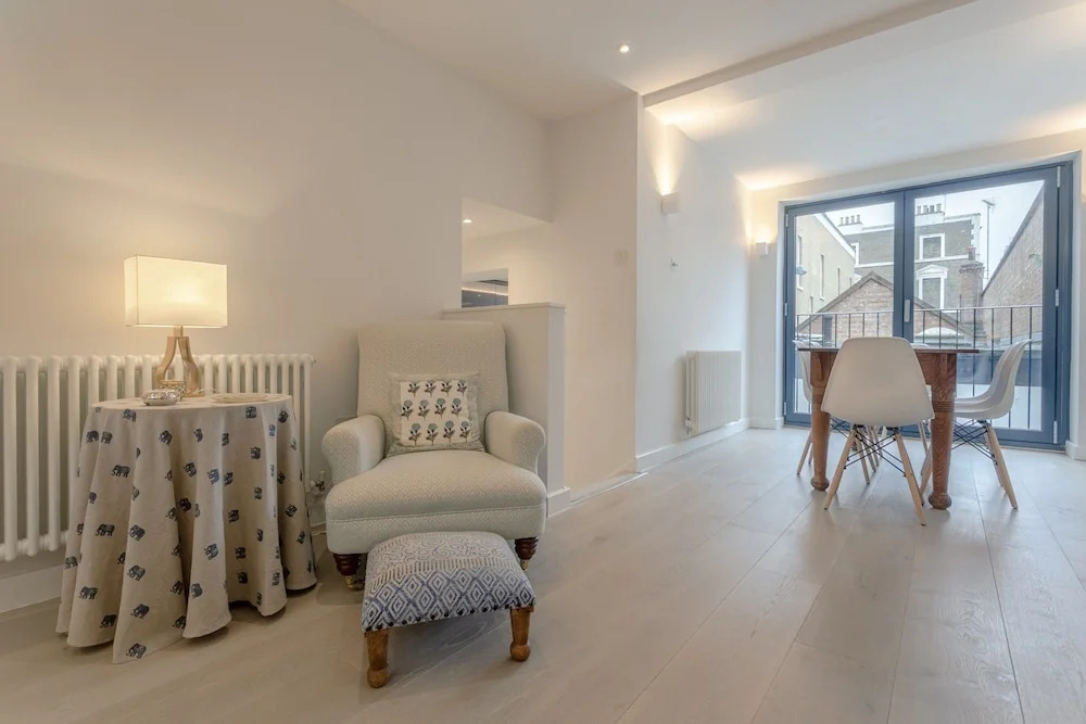 Stunning 3 Bedroom Apartment in South London