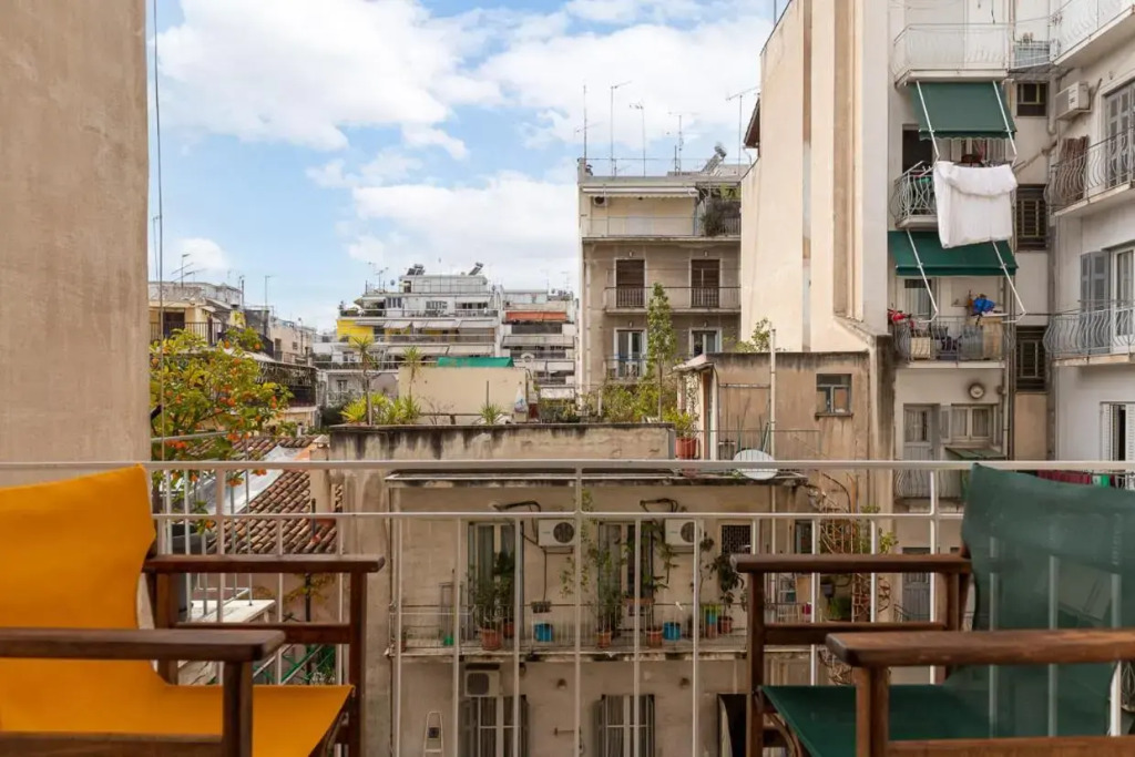 Studio with sunny balcony in Exarcheia