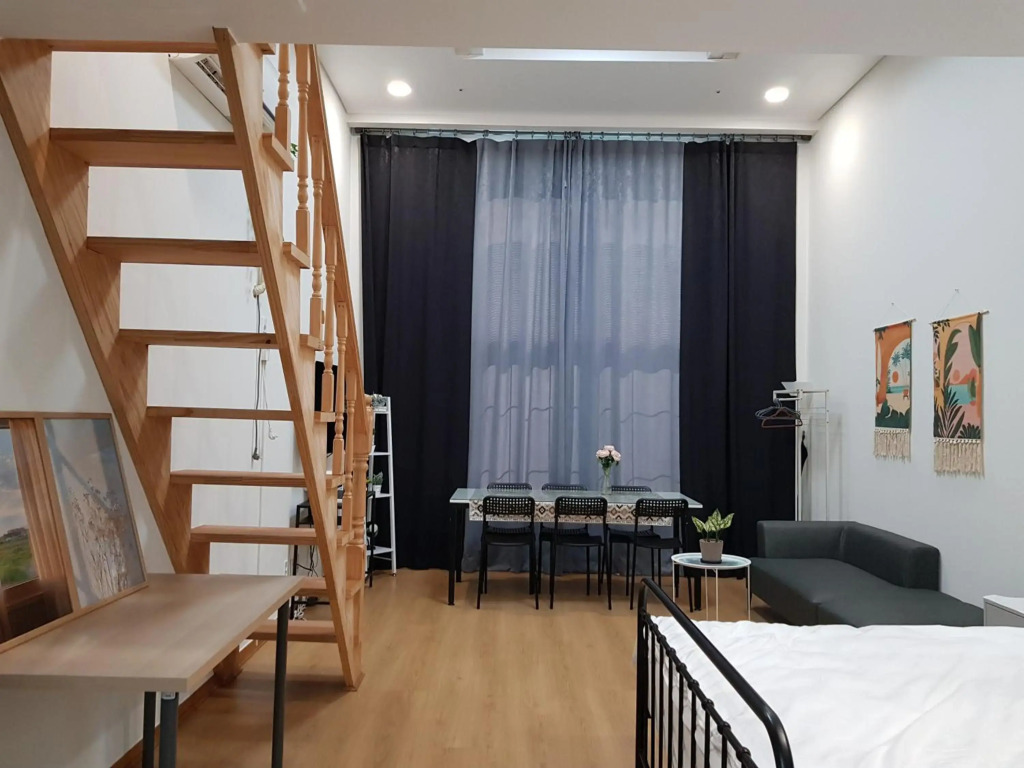Hongdae Residence - 1min from Hongik Uni station Exit #1