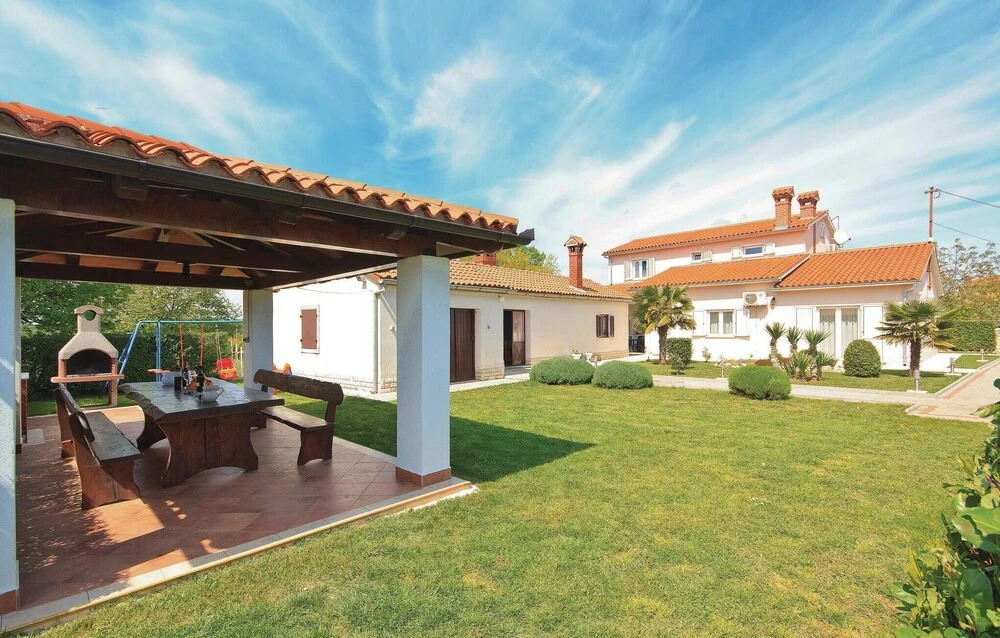 Holiday Home Hrboki Iii