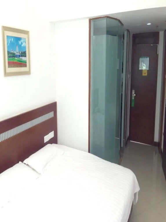 Long Jia Bo Yi Hotel