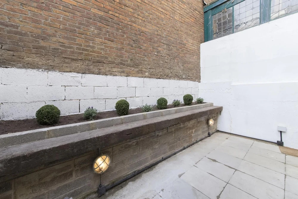 Contemporary 2 Bedroom Notting Hill Apartment