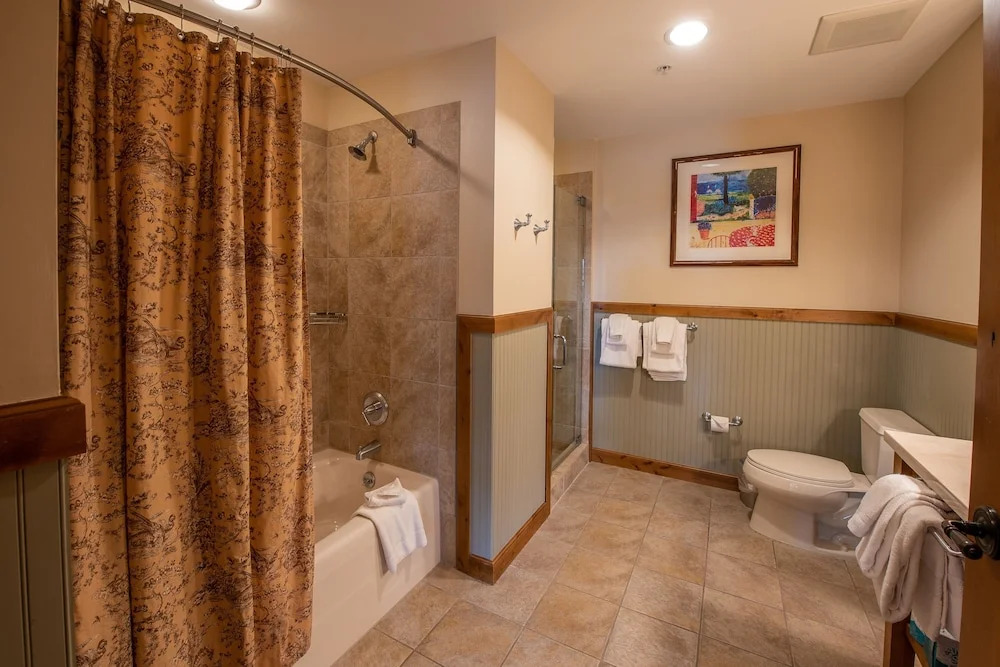 Two Bedroom Condo with Balcony over Mountaineer Square - Just Steps from the Slopes! 2 Condo - No Cleaning Fee! by RedAwning