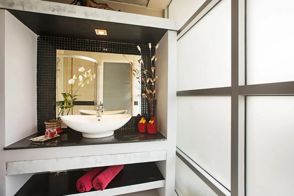 ROZ MARINE Boutique Hotel