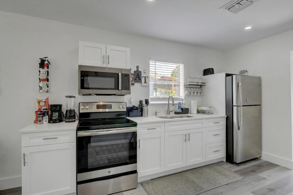 Three Rental Units In This Bonita Springs Compound