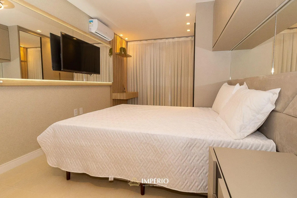 511A - Luxuosa Cobertura na praia de Bombas