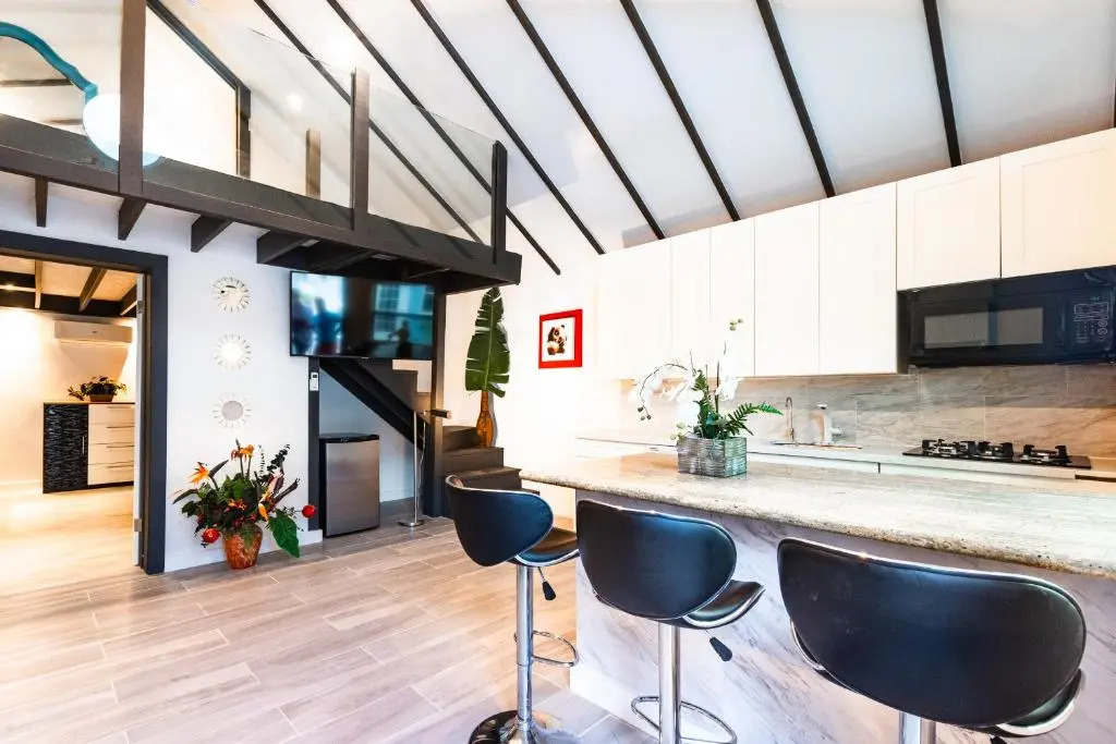 Saunders 3BD Beach Cottage
