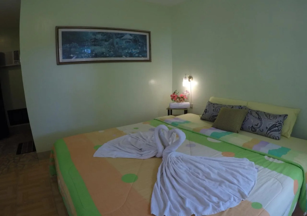Cabilao Sunset Dive & Beach Resort