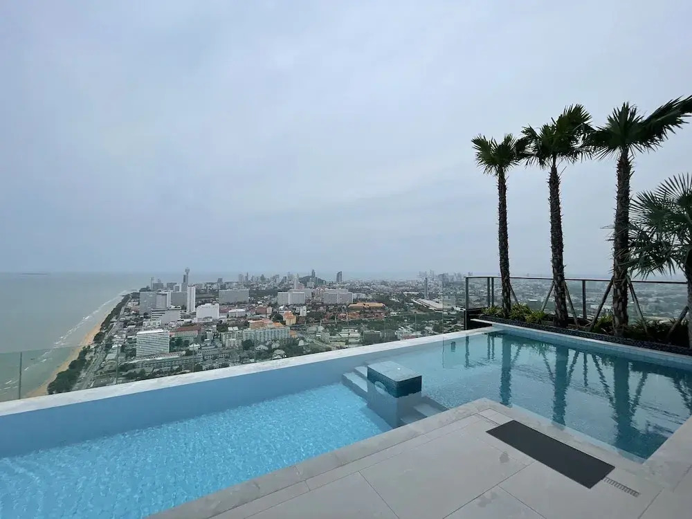 Copacabana Beach Jomtien 科帕卡巴纳海乔木提安海滩毗邻乔木提安夜市
