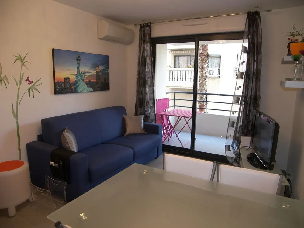 Modern deluxe two-bedroom apartment