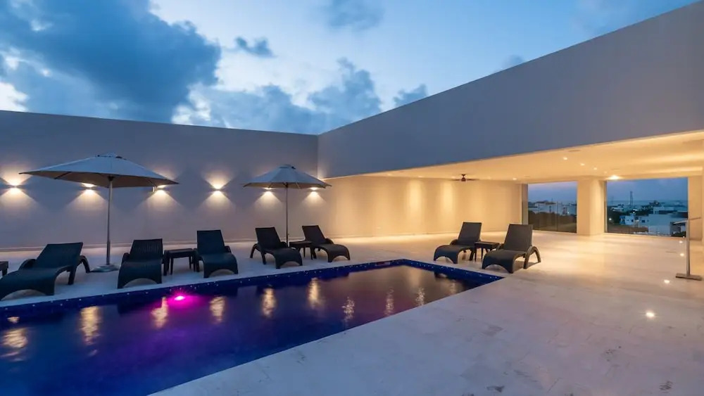 Cozy 1 BR apartment steps away from the Beach by Happy Address