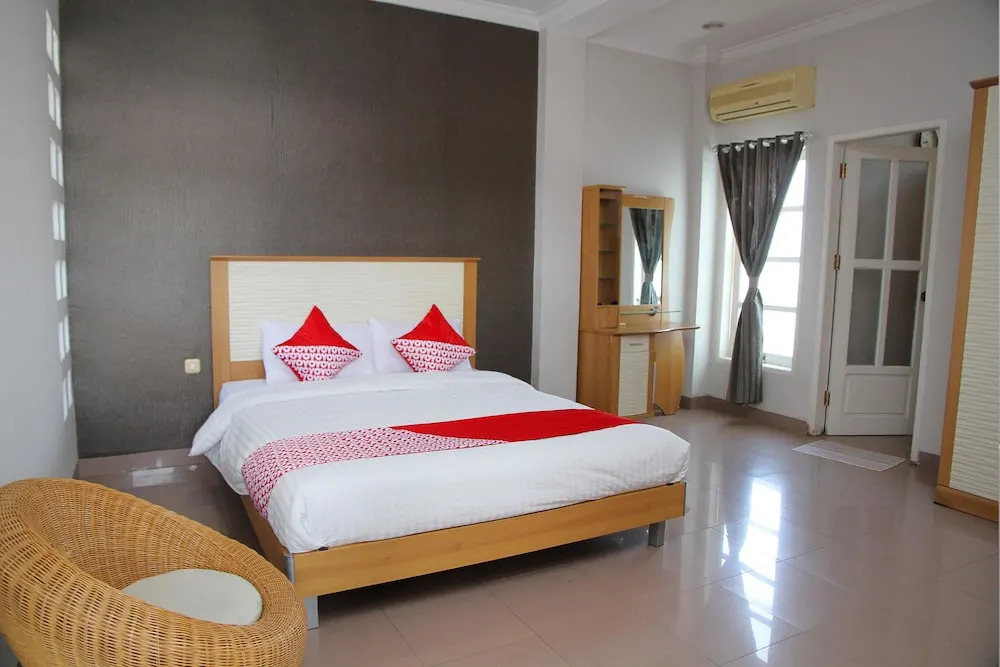 OYO 1098 Rego Hotel