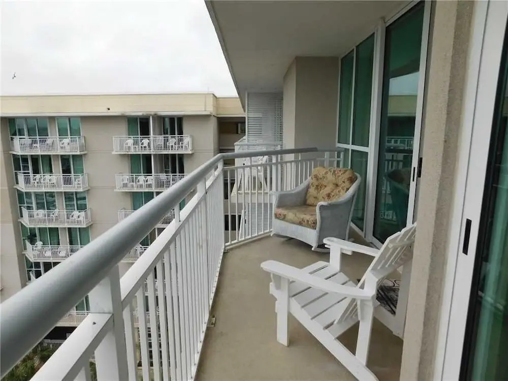 Harbourgate Marina #602 2 Bedroom Condo