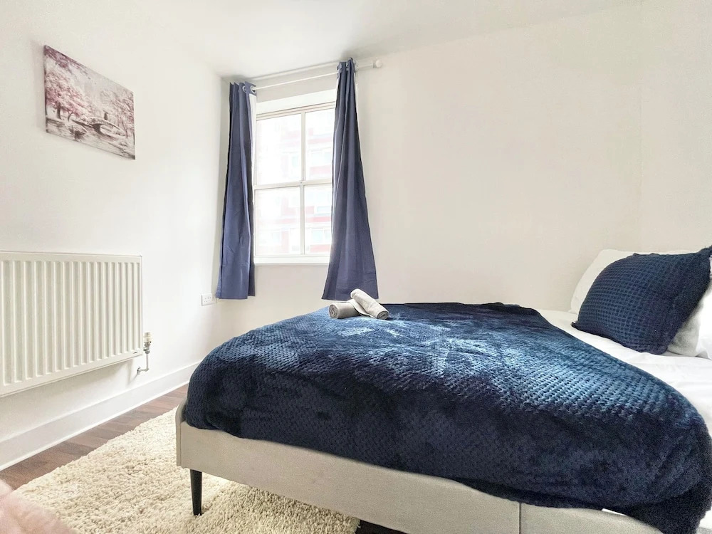 Apartment Sleeps 4 With Free Parking