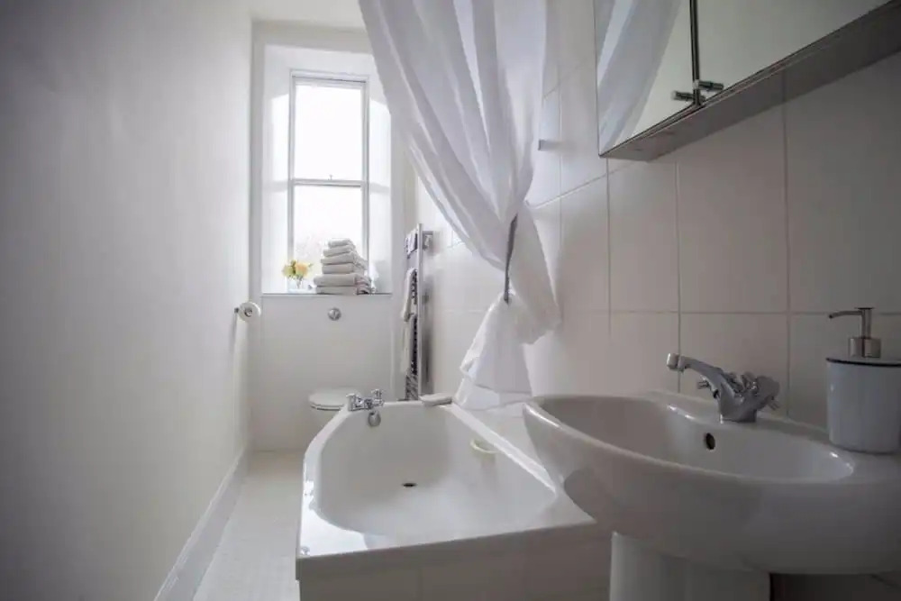 1 Bedroom Apartment In Edinburgh's New Town