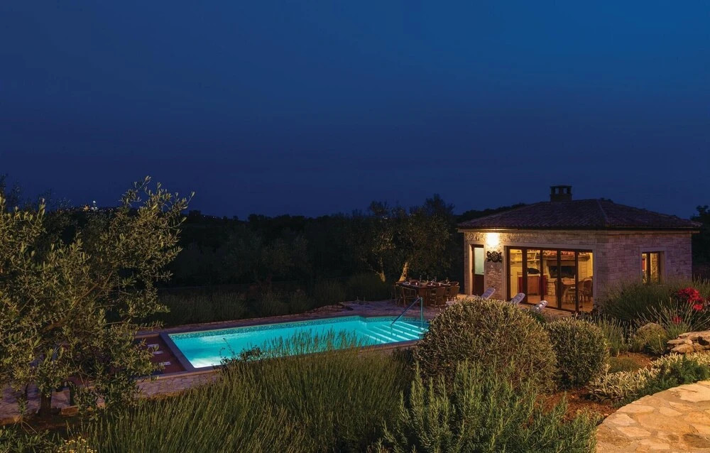 Luxurious Home In Buje