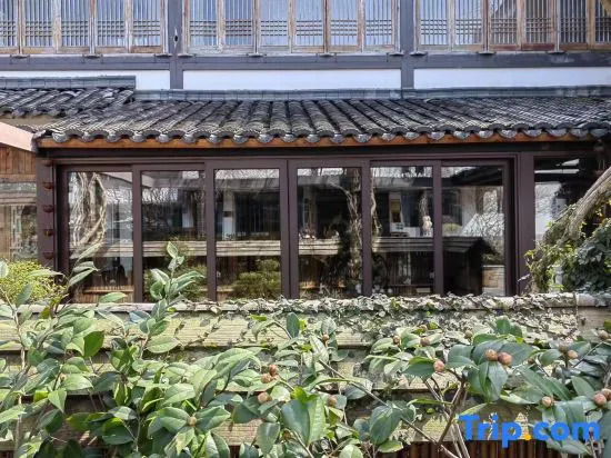 Hangzhou Shusheng Longjing Hotel