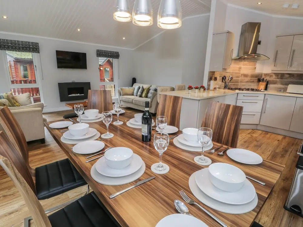 Broad Larch Lodge