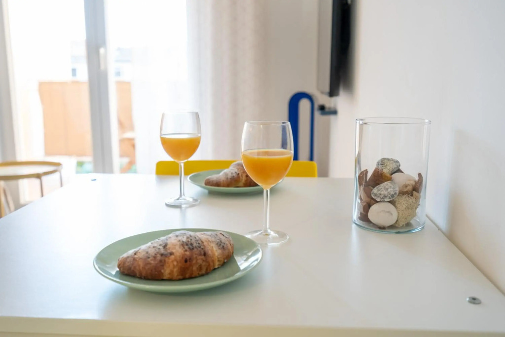 Sunny & Charming Apartment with 2 free bikes