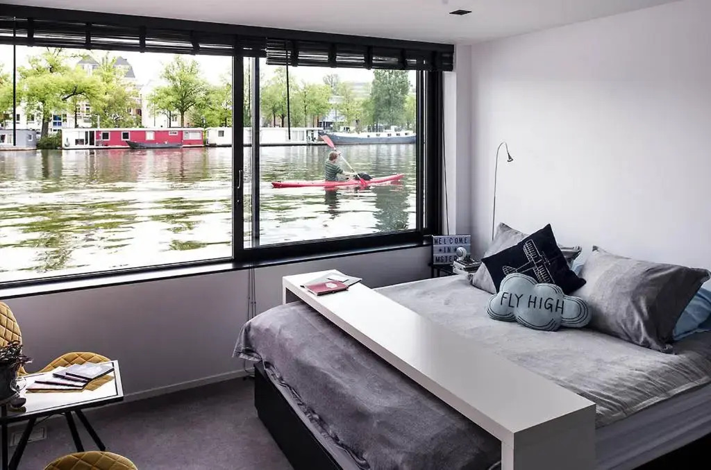 Houseboat Amsterdam - Room with a view